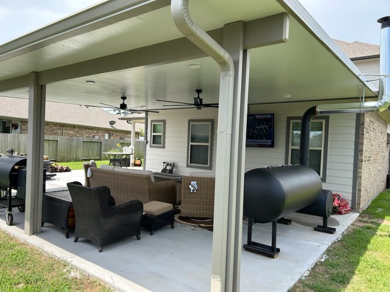 Wood vs. Aluminum: The Battle of Patio Covers